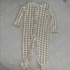 SpearmintLOVE ruffle footie